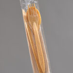 Zestaw sztućców widelec +nóż + łyżka serwetka WPC w folijce 300 szt