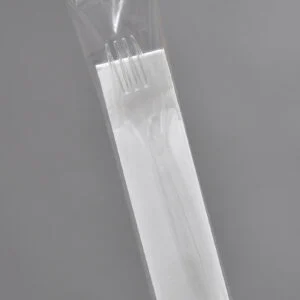 Zestaw sztućców widelec  + serwetka transparentne w folijce 350 szt